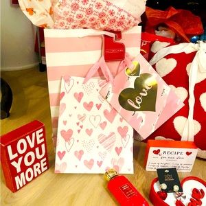 Just for Her Pin& White Fashion Gift Bag Set Of 3